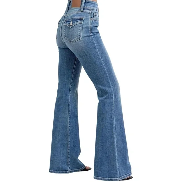 NWT Judy Blue Womens Medium Wash High Waist Flare Jeans Size 13/31 - Picture 2 of 12